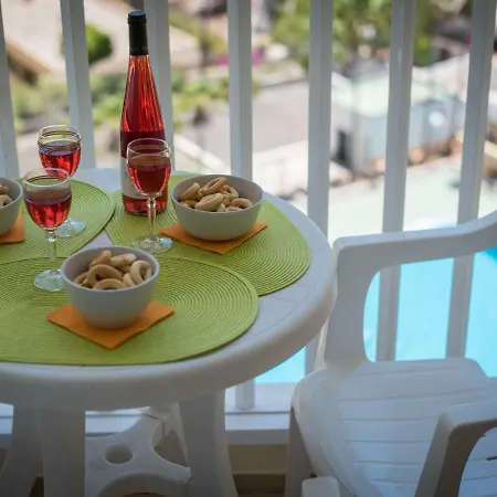 Y7f.in Playa Las Americas,wifi,terrace,pool View Daire Playa de las Américas